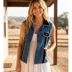 VTG Womens Studded Denim Velvet Trim Vest Size L Blue Coastal Cowgirl Rodeo Chic